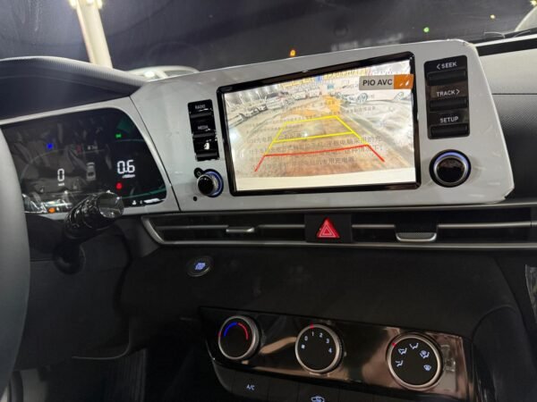 HYUNDAI ELANTRA - Image 2